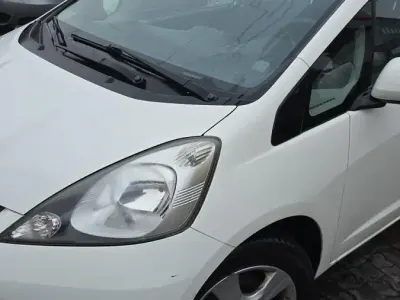 Usata Honda Jazz 99 CV (72 kW) 2009 Bianco Utilitaria