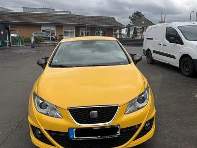Używany Seat Ibiza FR 143 KM (105 kW) 2011 Żółty Sedan/Limuzyna