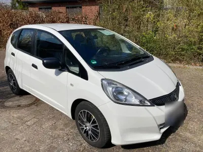 Begagnad Honda Jazz S Cool 90 HK (66 kW) 2014 Vit Halvkombi