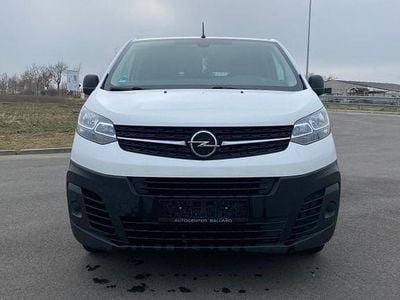 Weiß Gebraucht 2022 Opel Vivaro Edition Van / Kleinbus | 11.200 € (Superpreis)