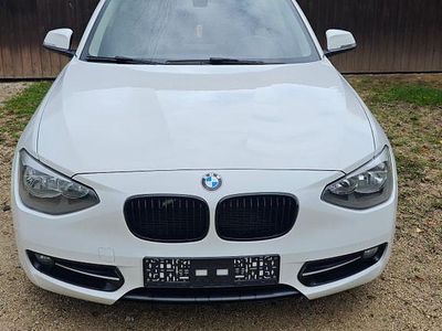 Gebraucht BMW 114 Sport Line 102 PS (75 kW) 2013 Weiß Kleinwagen