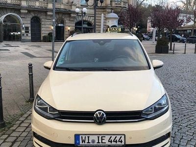 Gebraucht VW Touran 150 PS (110 kW) 2023 Beige Van / Kleinbus