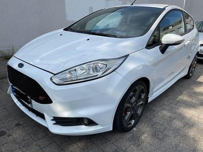 Gebraucht Ford Fiesta Sport 182 PS (133 kW) 2014 Weiß Kleinwagen