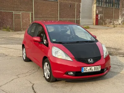 Gebraucht Honda Jazz 90 PS (66 kW) 2010 Rot Kleinwagen