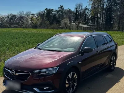 Gebraucht Opel Insignia 209 PS (153 kW) 2018 Rot Kombi
