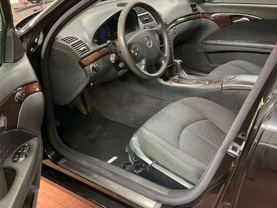 Mercedes E200