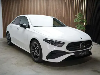 Gebraucht Mercedes A200 AMG 150 PS (110 kW) 2023 Polarweiss  unilack Limousine