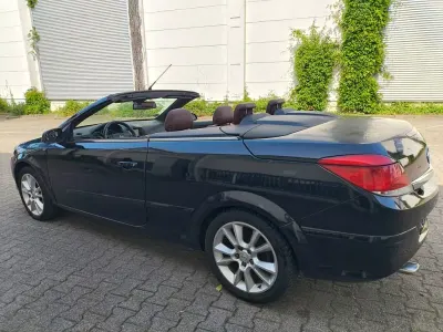 Gebraucht Opel Astra Cabriolet Edition 140 PS (102 kW) 2006 Schwarz Cabrio