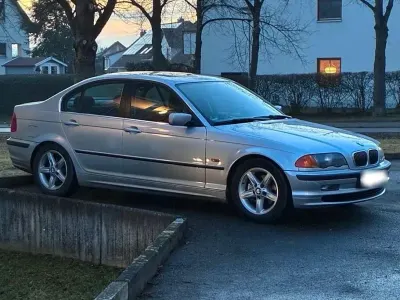 Second-hand BMW 323 Basis 170 CP (125 kW) 1998 Argintiu Berlinǎ