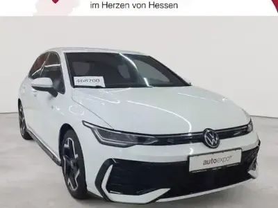 Gebraucht VW Golf VIII R-line 150 PS (110 kW) 2025 Pure white Limousine