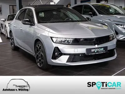 Gebraucht Opel Astra Ultimate 131 PS (96 kW) 2024 Kristallsilber Limousine