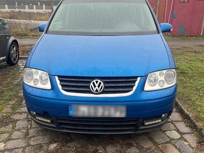 Blau Gebraucht 2005 VW Touran Van / Kleinbus | 2.500 € (Fairer Preis)