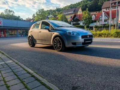 Gebraucht Fiat Grande Punto 77 PS (56 kW) 2009 Grau Kleinwagen