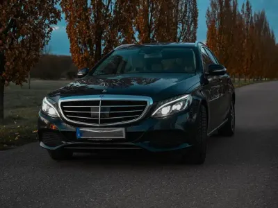 Gebraucht Mercedes C220 170 PS (125 kW) 2015 Blau Kombi