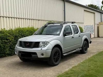 Gebraucht Nissan Navara 171 PS (125 kW) 2009 Silber Pickup