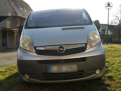 Gebraucht Opel Vivaro 145 PS (106 kW) 2011 Silber Van / Kleinbus