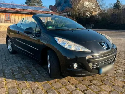 Gebraucht Peugeot 207 CC 120 PS (88 kW) 2011 Schwarz Cabrio