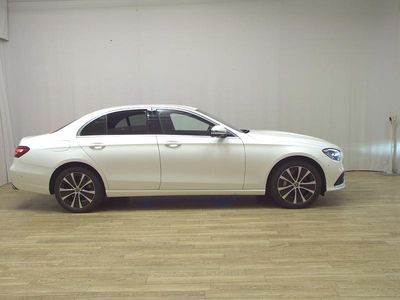 Polarweiss uni Gebraucht 2022 Mercedes E300 Avantgarde Limousine | 28.980 € (Guter Preis)