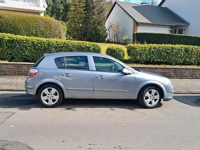 Gebraucht Opel Astra 125 PS (91 kW) 2005 Silber Kleinwagen