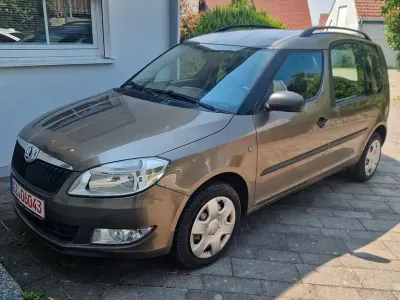 Gebraucht Skoda Roomster Plus Edition 69 PS (50 kW) 2014 Braun Van / Kleinbus