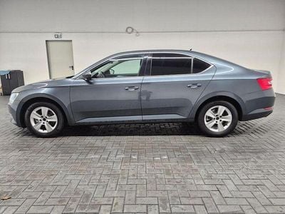 Gebraucht Skoda Superb 125 PS (91 kW) 2017 Quarzgraumet. Limousine