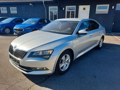 Silber Gebraucht 2015 Skoda Superb Limousine | 14.990 € (Teuer)