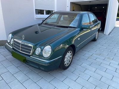 Mercedes E200