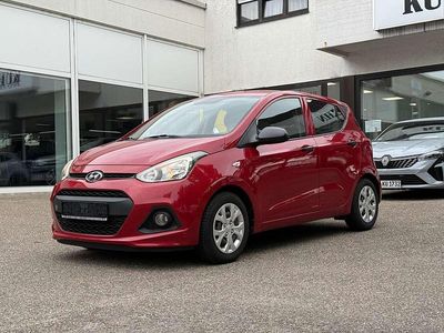 Gebraucht Hyundai i10 Classic 67 PS (49 kW) 2016 Passion red Kleinwagen