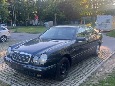Mercedes E240