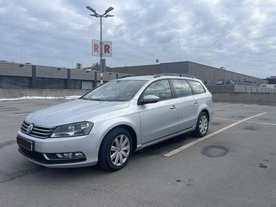 Gebraucht VW Passat 140 PS (102 kW) 2012 Silber Kombi