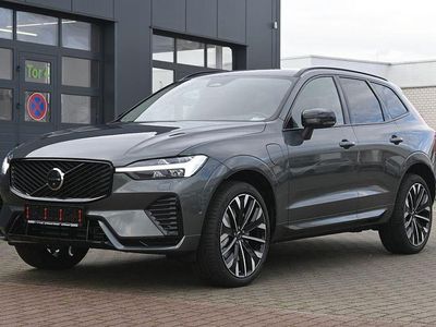 Grün Neu 2025 Volvo XC60 Plus SUV | 75.900 €