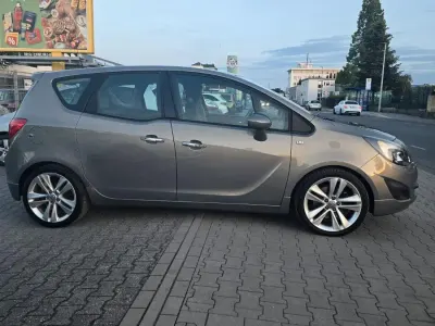 Gebraucht Opel Meriva 140 PS (102 kW) 2011 Braun Van / Kleinbus