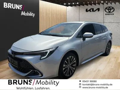 Gebraucht Toyota Corolla Team 140 PS (102 kW) 2025 Silber Kombi