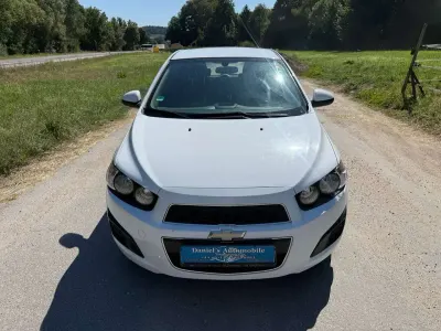 Gebraucht Chevrolet Aveo 86 PS (63 kW) 2013 Weiß Kleinwagen