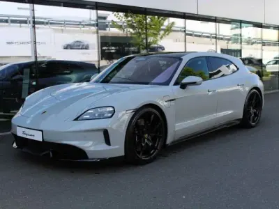 Neu Porsche Taycan 514 kW (700 PS) 2026 Kreide (weiss) Limousine