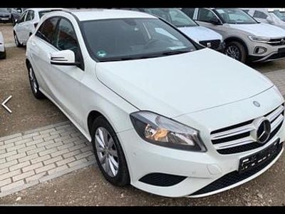 Gebraucht Mercedes A180 Style 122 PS (89 kW) 2012 Weiß Limousine