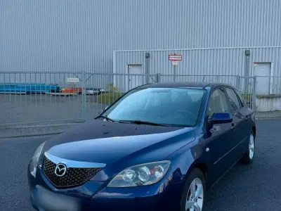 Usata Mazda 3 105 CV (77 kW) 2005 Blu Berlina