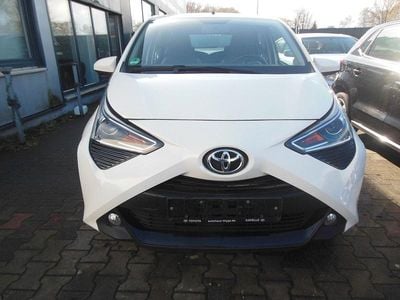 Gebraucht Toyota Aygo X-play 72 PS (52 kW) 2019 Weiß Kleinwagen