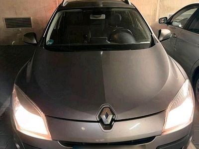 Gebraucht Renault Mégane 131 PS (96 kW) 2011 Grau Limousine