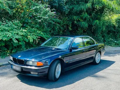 Gebraucht BMW 750 Basis 326 PS (239 kW) 1995 Blau Limousine