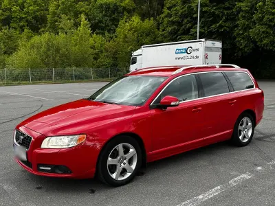 Gebraucht Volvo V70 163 PS (119 kW) 2008 Rot Kombi