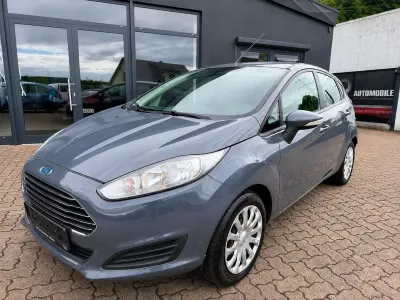 Gebraucht Ford Fiesta 101 PS (74 kW) 2013 Grau Limousine