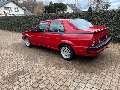 Gebraucht Alfa Romeo 75 192 PS (141 kW) 1988 Rot Limousine