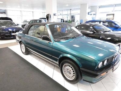 Gebraucht BMW 318 Cabriolet Sport Line 113 PS (83 kW) 1993 Grün Cabrio