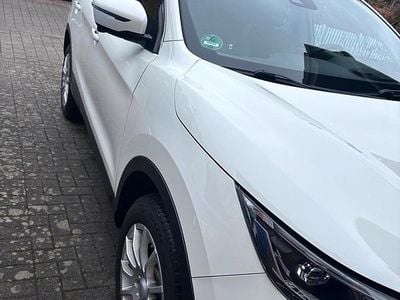Gebraucht Nissan Qashqai 115 PS (84 kW) 2018 Weiß SUV