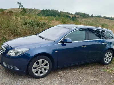 Gebraucht Opel Insignia 140 PS (102 kW) 2010 Blau Kombi