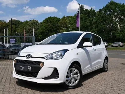 Gebraucht Hyundai i10 Trend 67 PS (49 kW) 2018 Weiß Kleinwagen