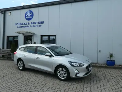 Gebraucht Ford Focus Titanium 120 PS (88 kW) 2020 Silber Limousine