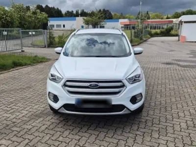 Gebraucht Ford Kuga Titanium 120 PS (88 kW) 2019 Weiß SUV
