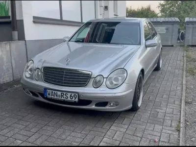 Gebraucht Mercedes E200 Classic 163 PS (119 kW) 2003 Silber Limousine